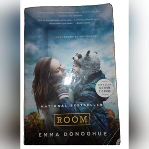 Room : A Novel by Emma Donoghue (2010, Trade Paperback)